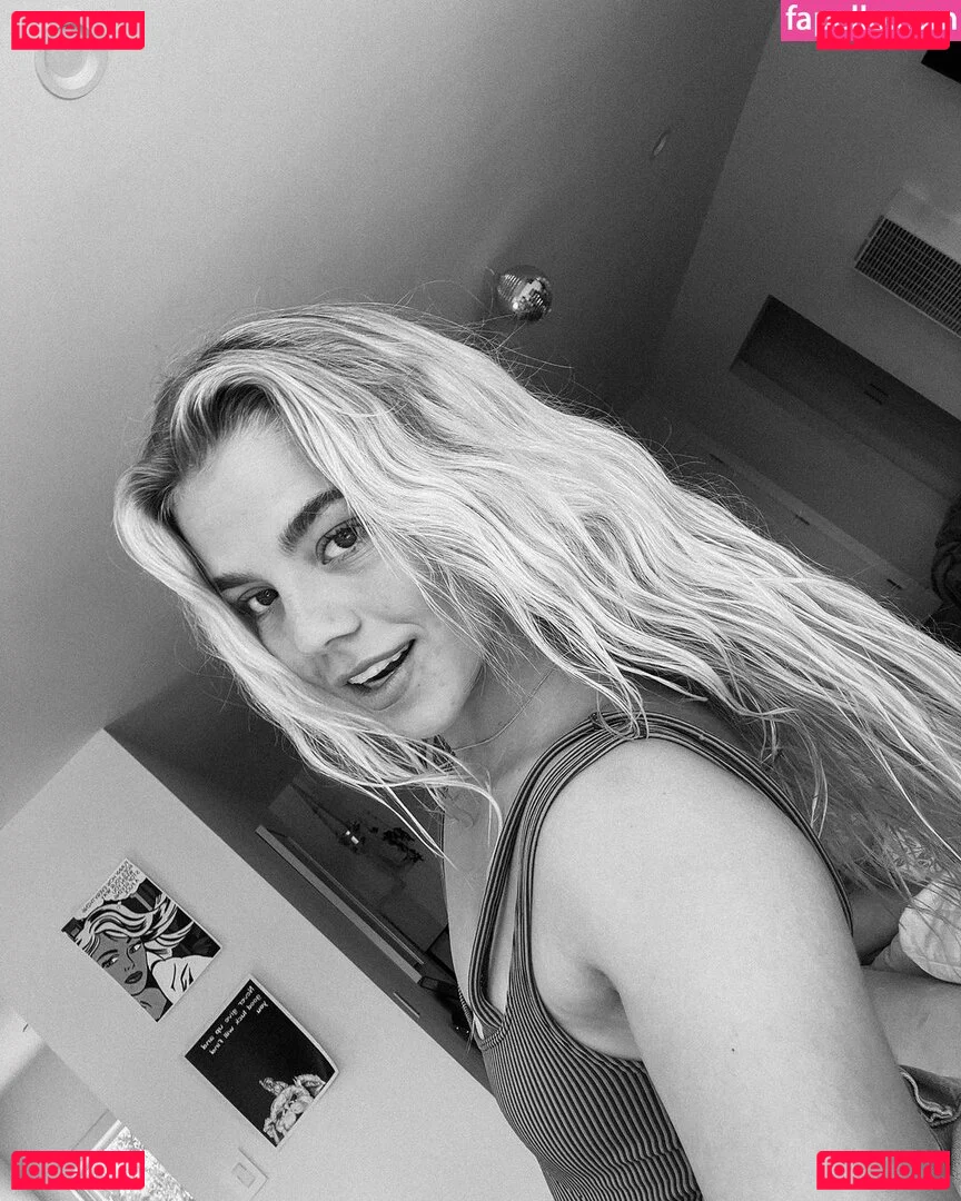 Becca Means Onlyfans Photo Gallery 