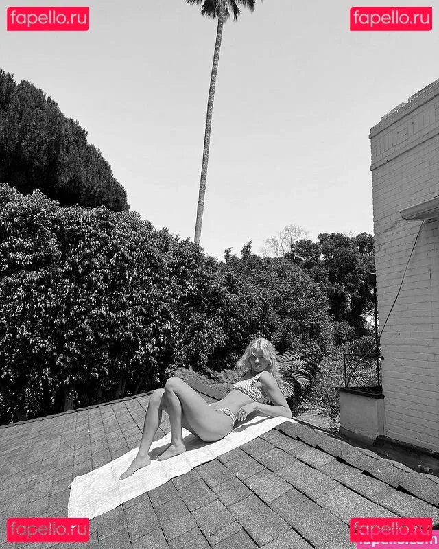 Becca Means Onlyfans Photo Gallery 