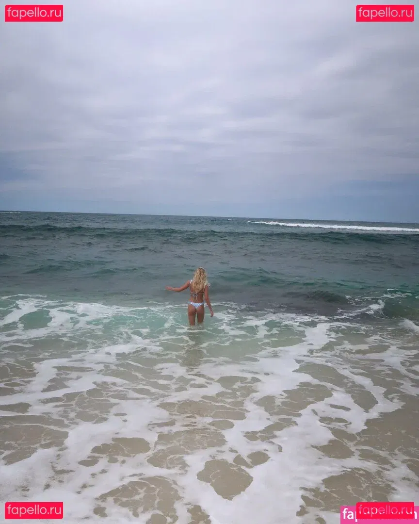 Becca Means Onlyfans Photo Gallery 