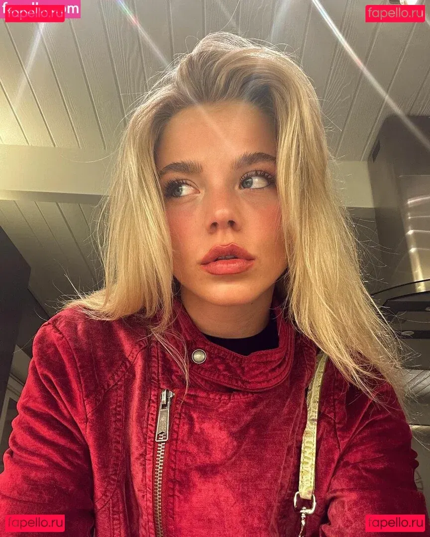 Becca Means Onlyfans Photo Gallery 