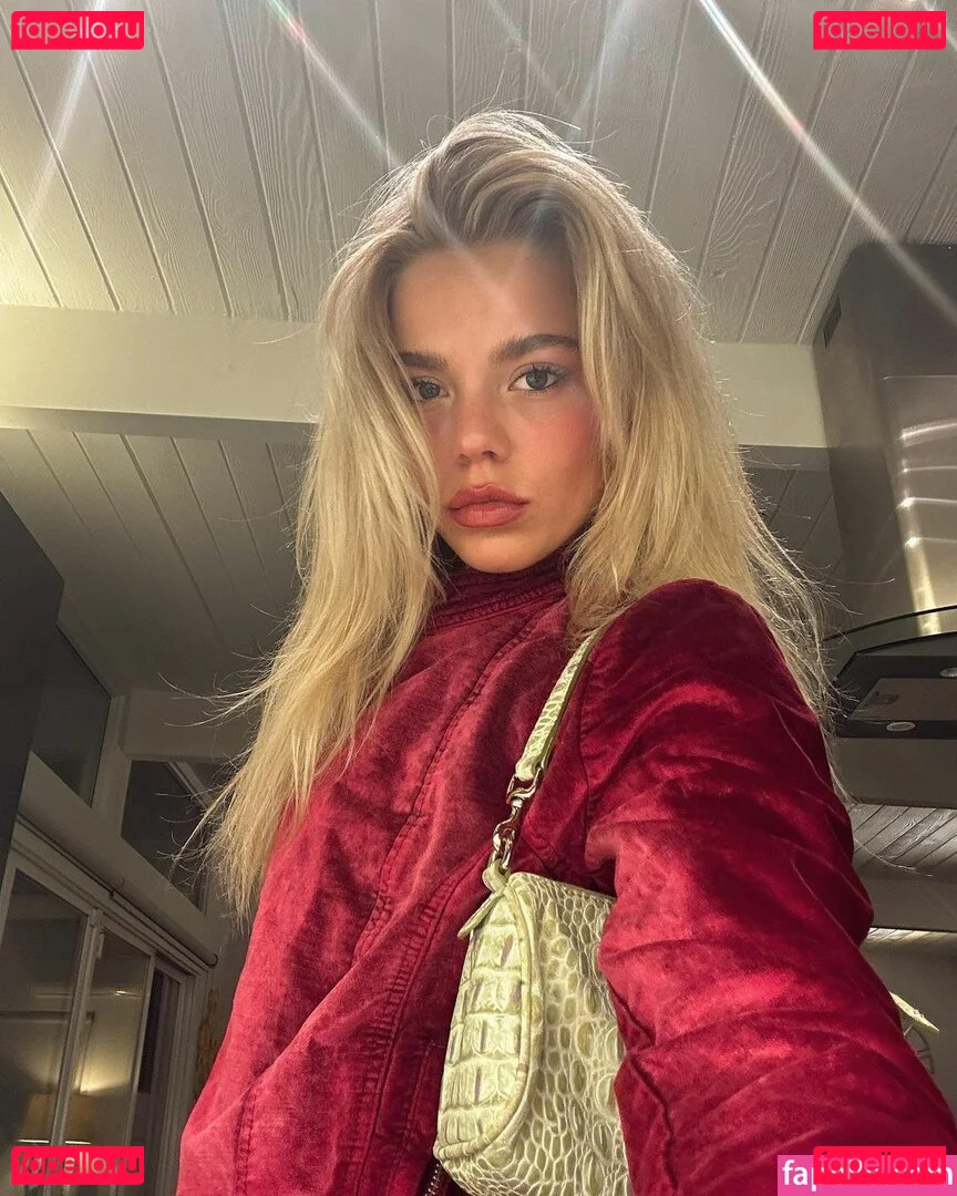 Becca Means Onlyfans Photo Gallery 