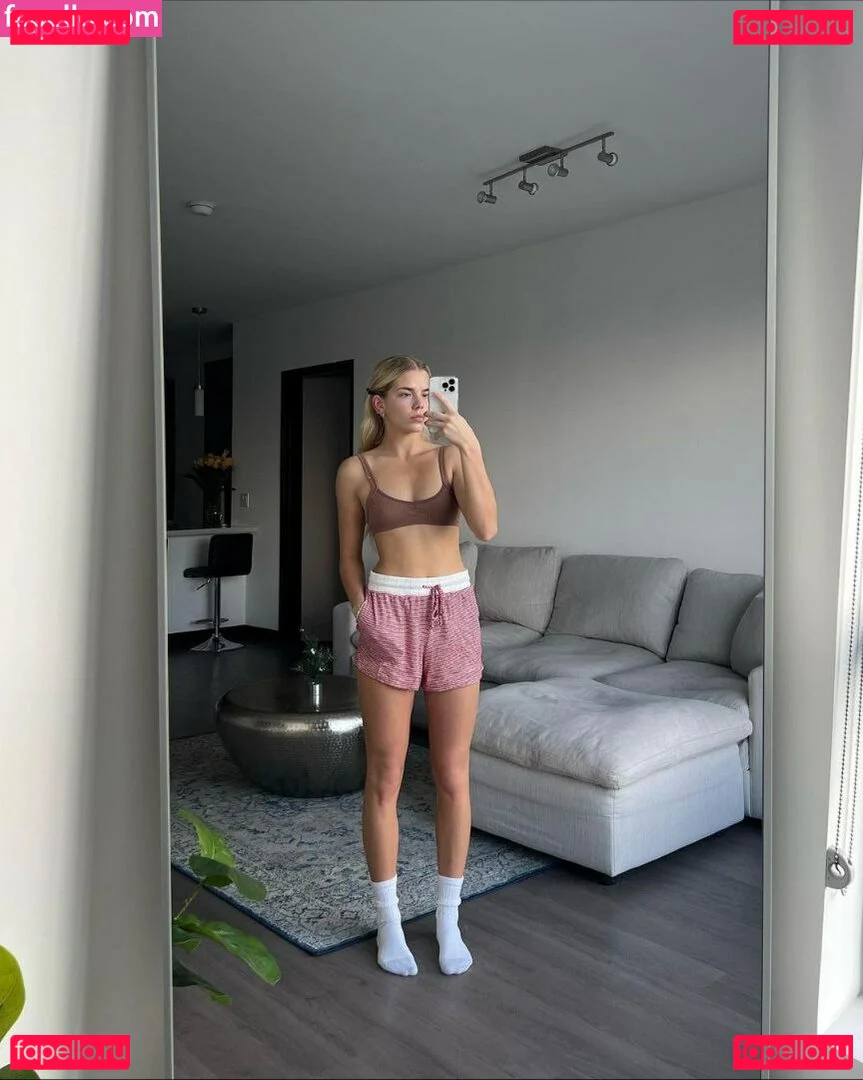 Becca Means Onlyfans Photo Gallery 