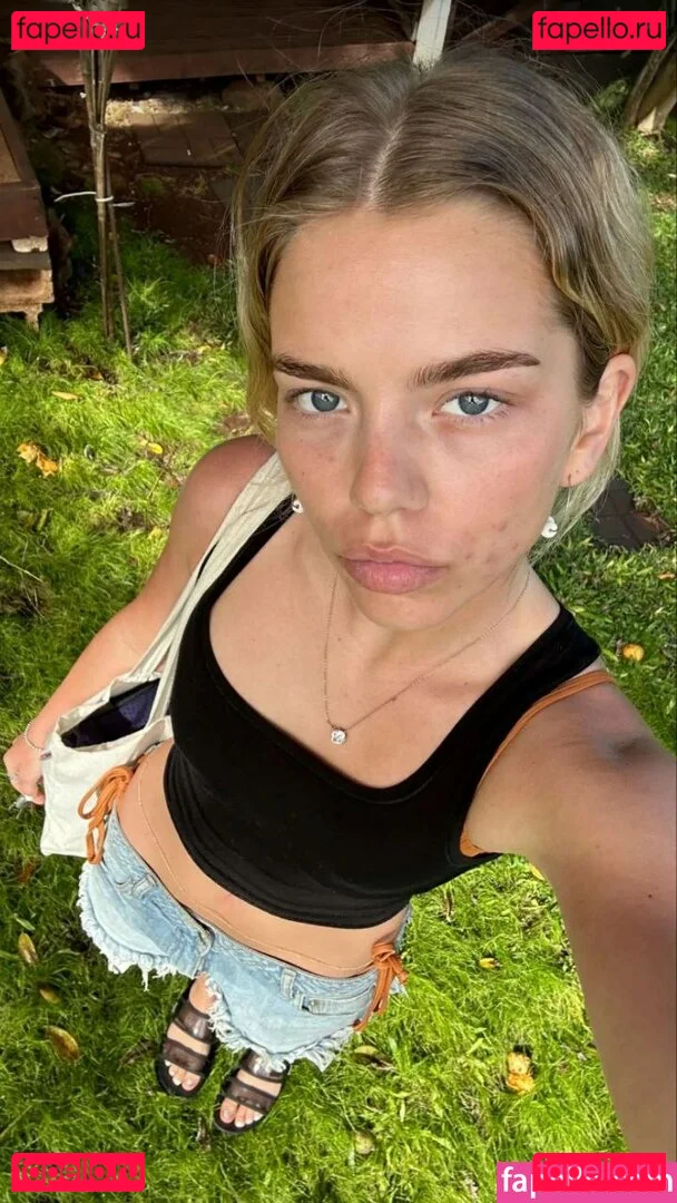 Becca Means Onlyfans Photo Gallery 