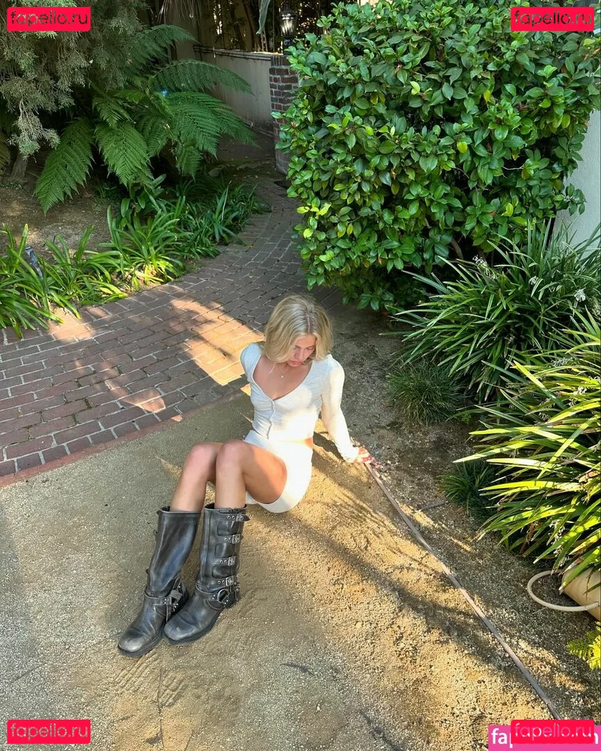 Becca Means Onlyfans Photo Gallery 