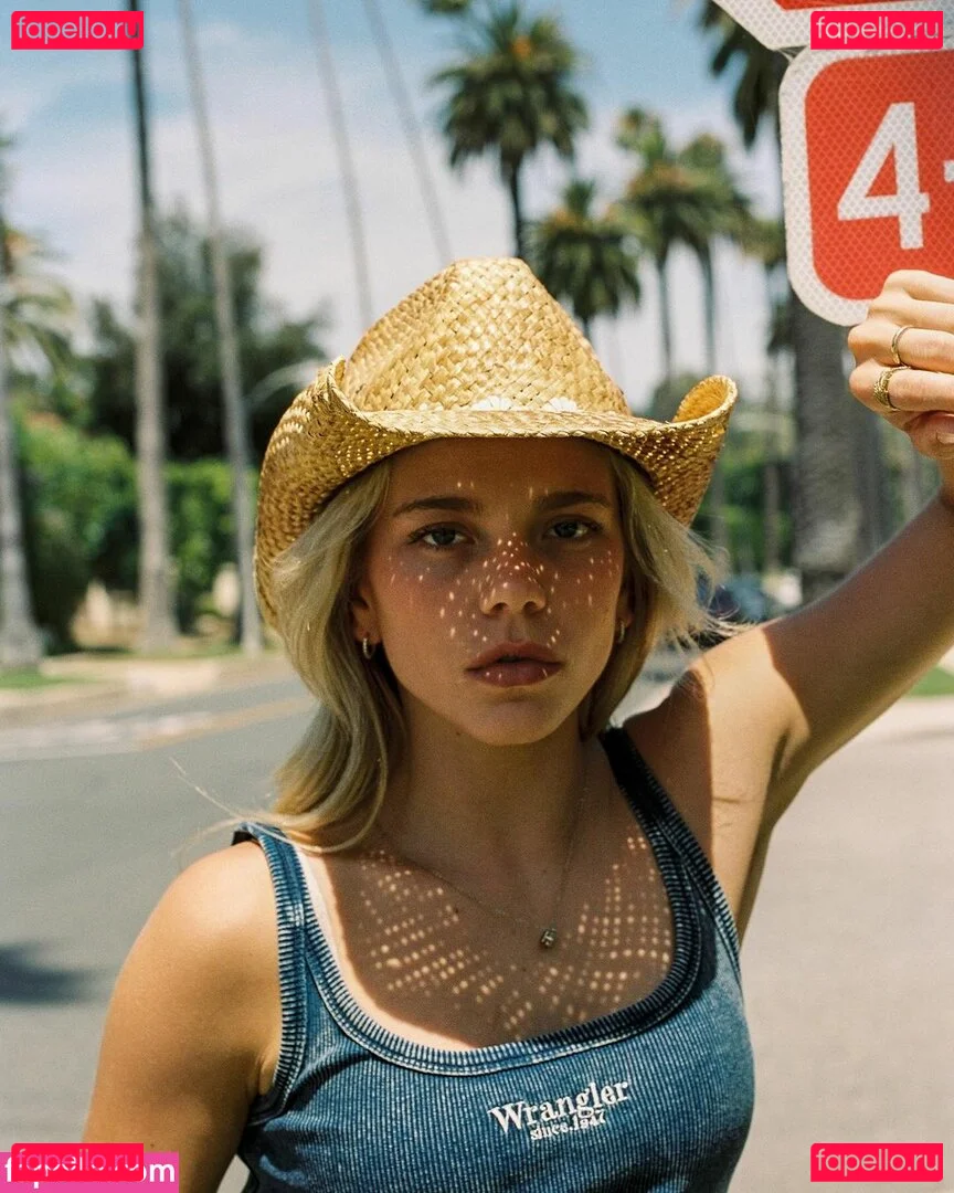 Becca Means Onlyfans Photo Gallery 