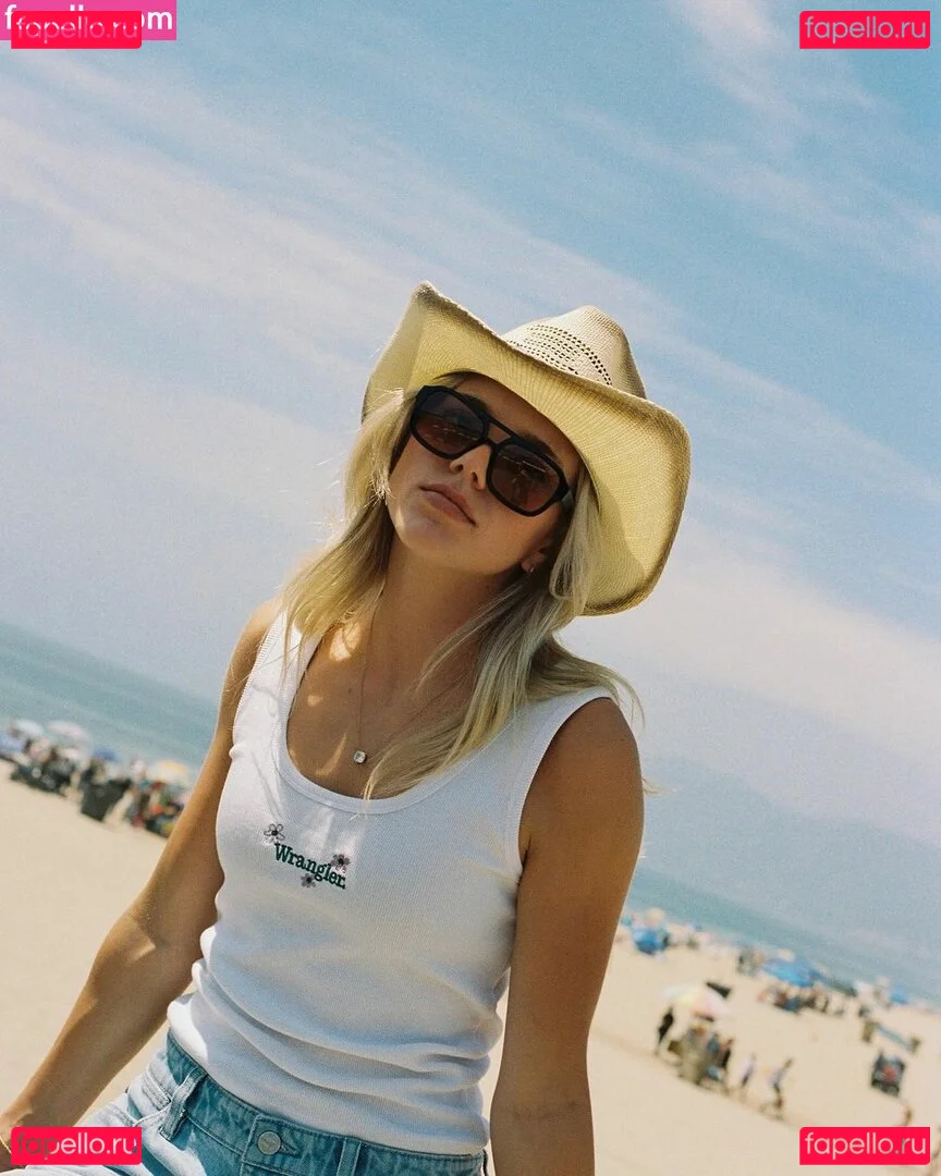 Becca Means Onlyfans Photo Gallery 