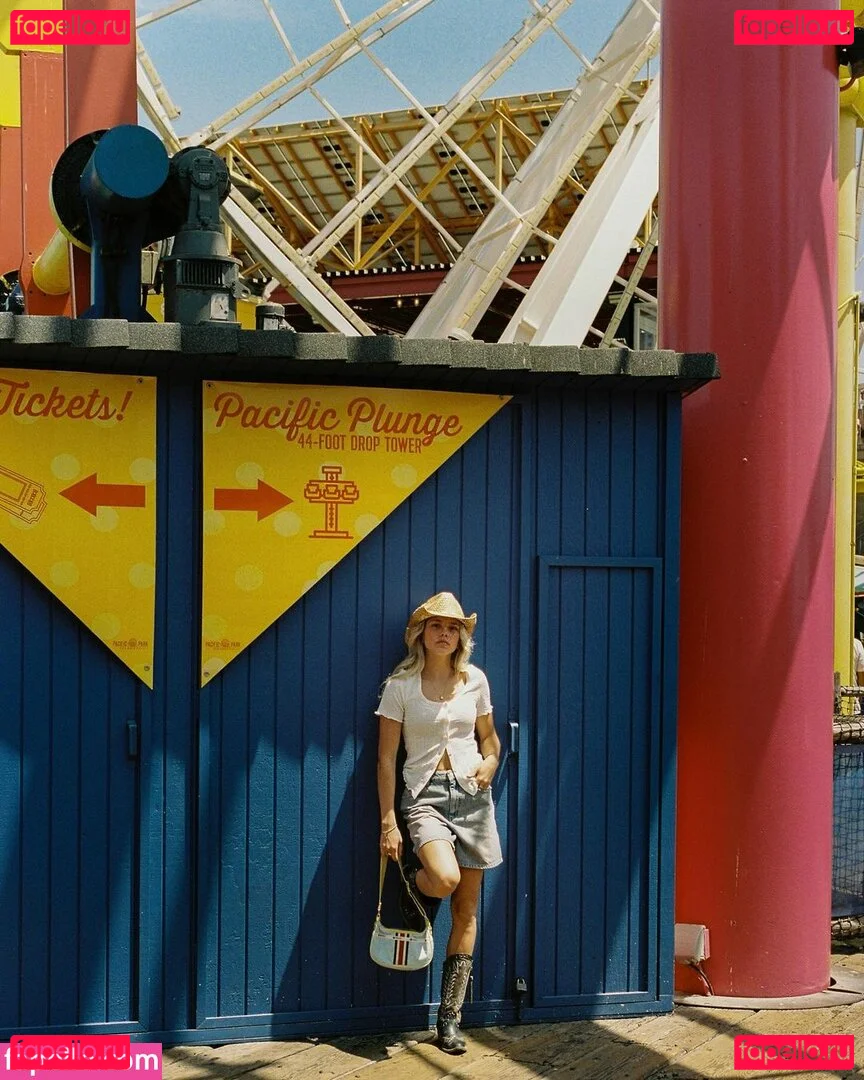 Becca Means Onlyfans Photo Gallery 