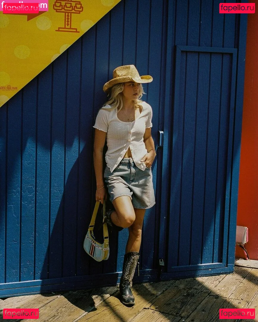 Becca Means Onlyfans Photo Gallery 