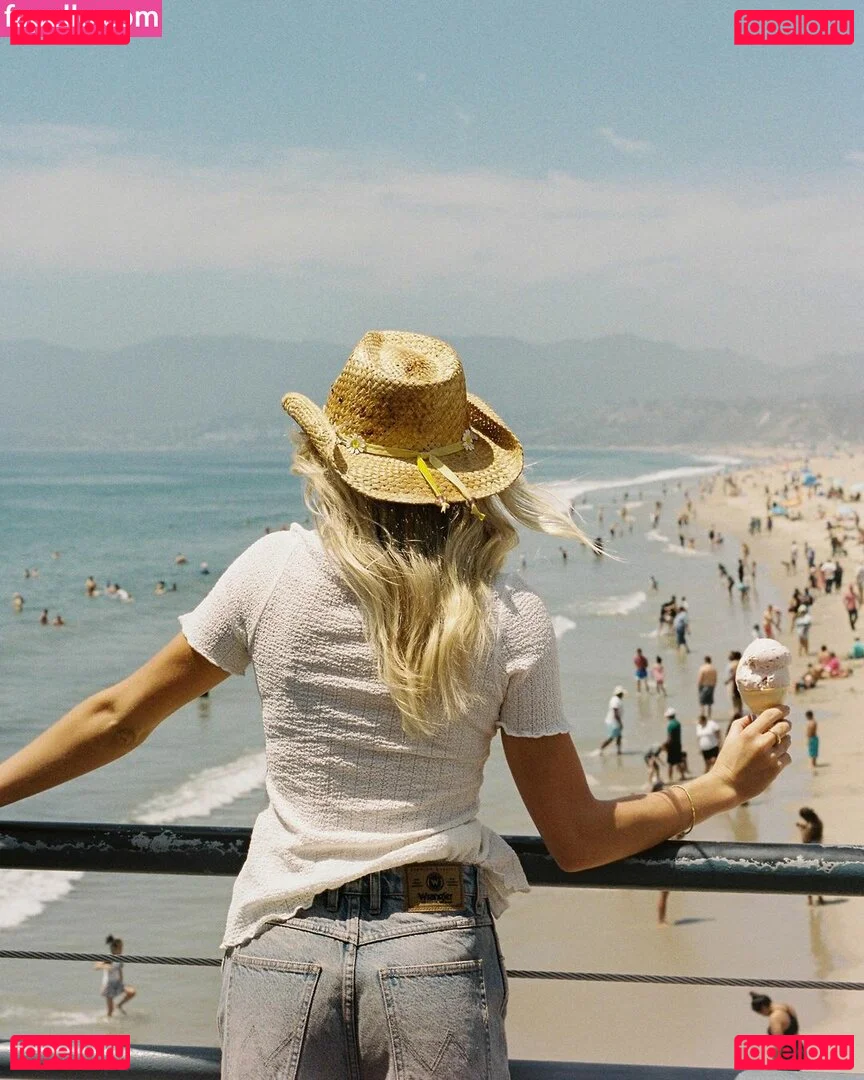 Becca Means Onlyfans Photo Gallery 