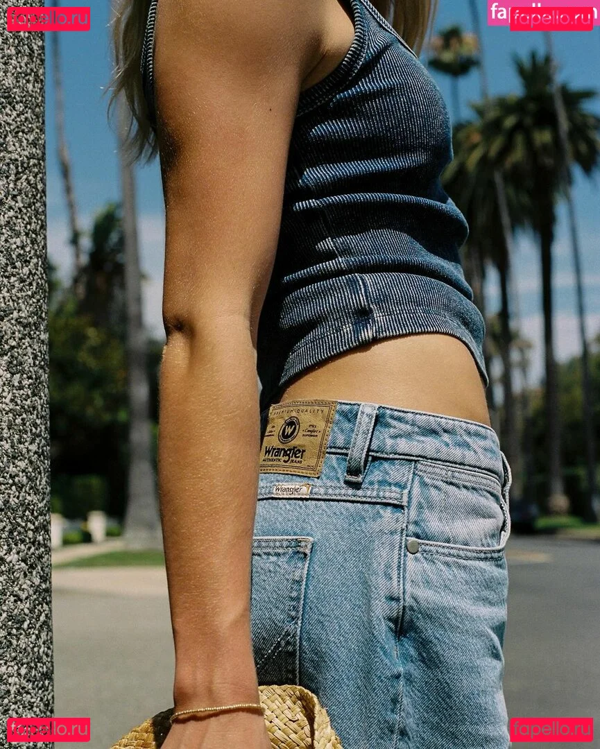 Becca Means Onlyfans Photo Gallery 