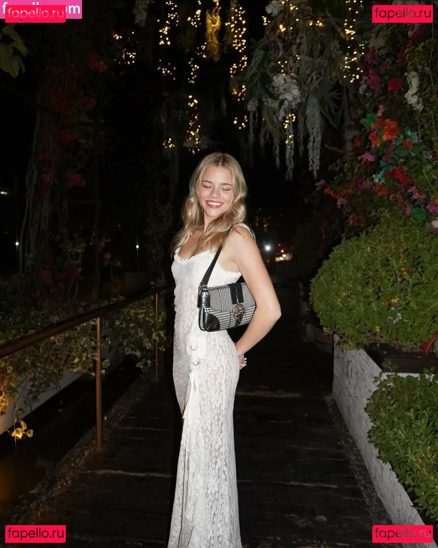 Becca Means Onlyfans Photo Gallery 