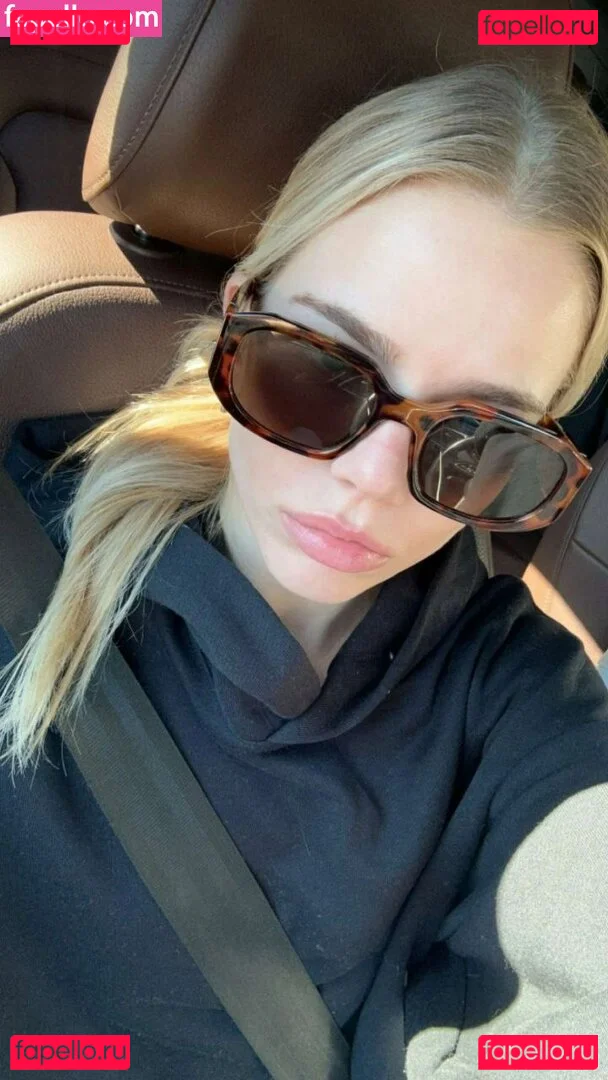 Becca Means Onlyfans Photo Gallery 