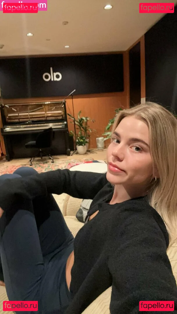 Becca Means Onlyfans Photo Gallery 