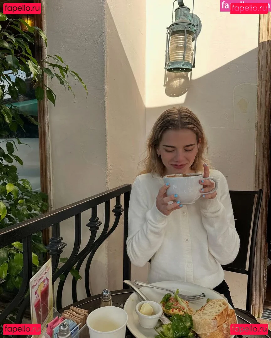 Becca Means Onlyfans Photo Gallery 