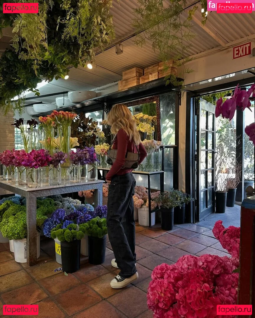 Becca Means Onlyfans Photo Gallery 