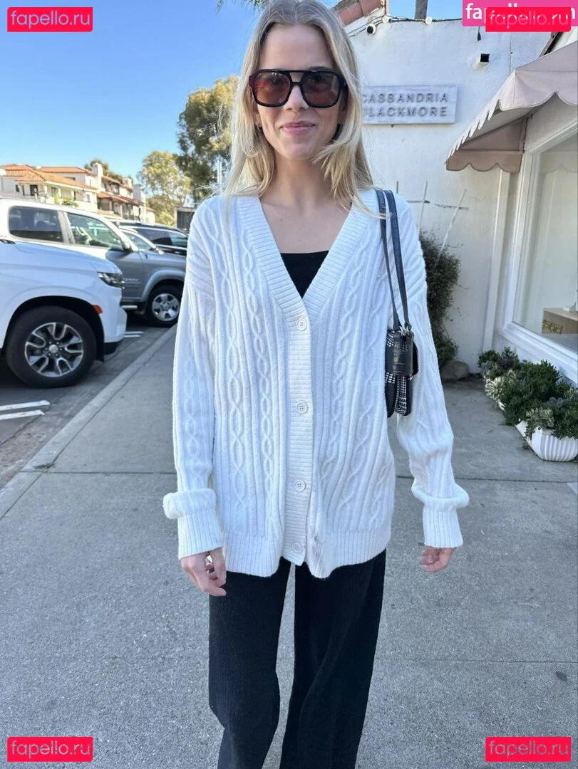 Becca Means Onlyfans Photo Gallery 