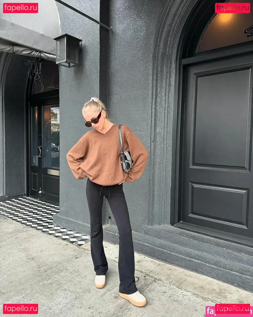 Becca Means Onlyfans Photo Gallery 