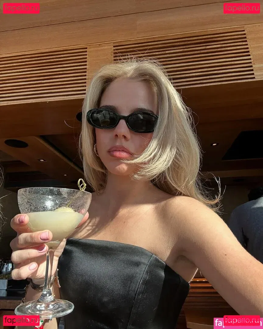 Becca Means Onlyfans Photo Gallery 