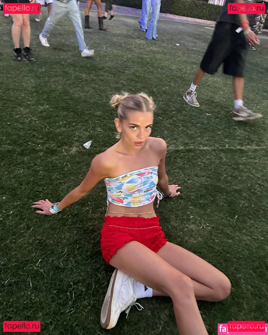 Becca Means Onlyfans Photo Gallery 