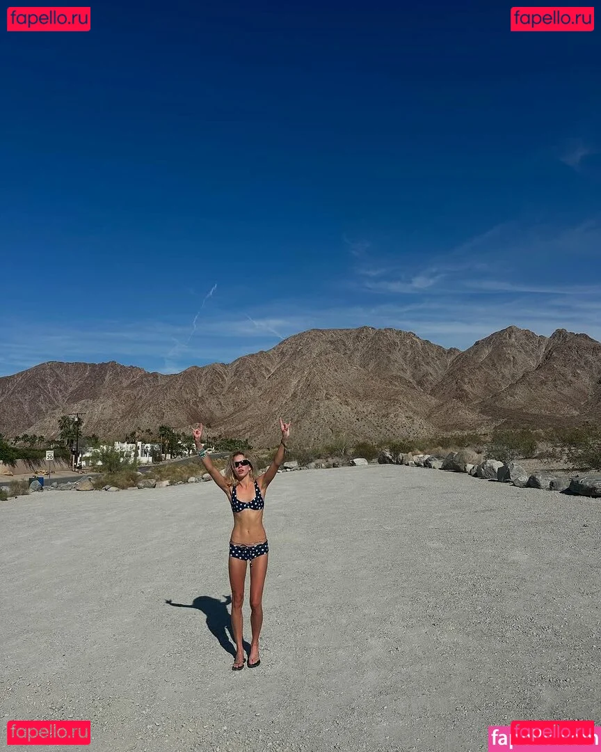 Becca Means Onlyfans Photo Gallery 