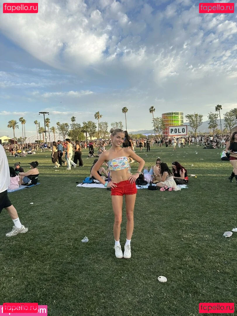 Becca Means Onlyfans Photo Gallery 