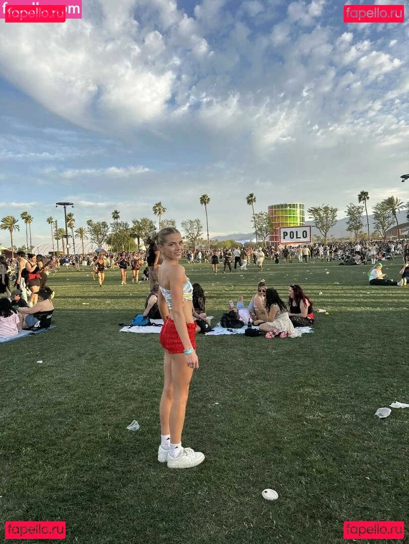 Becca Means Onlyfans Photo Gallery 