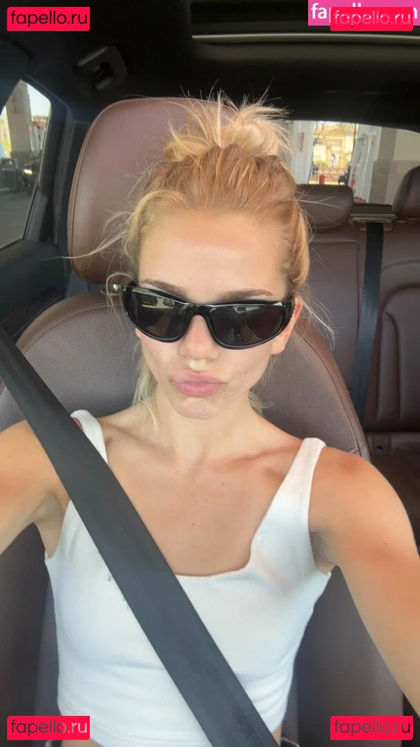 Becca Means Onlyfans Photo Gallery 