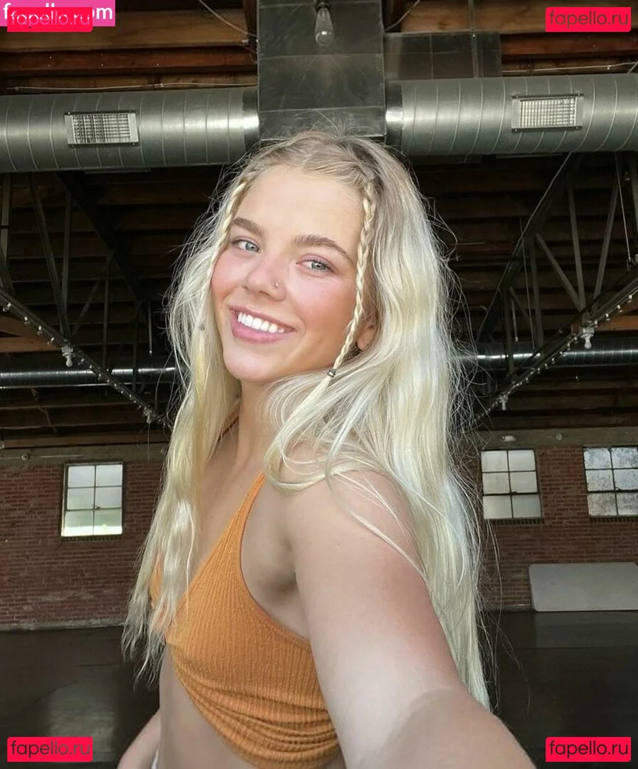 Becca Means Onlyfans Photo Gallery 