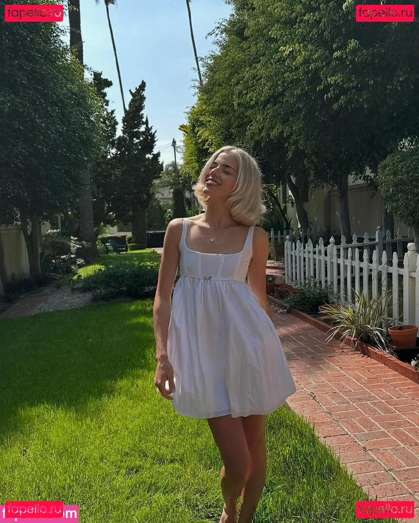 Becca Means Onlyfans Photo Gallery 