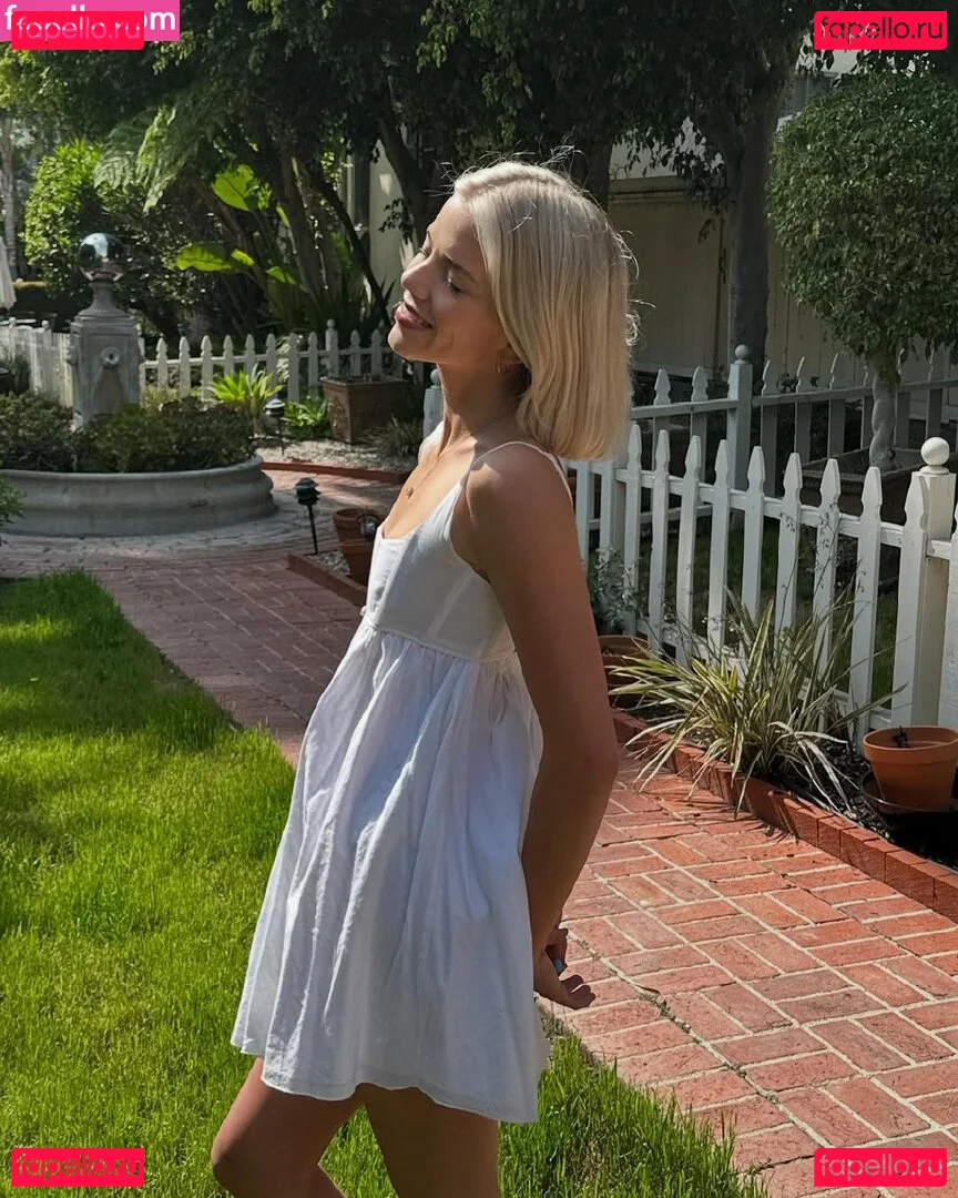 Becca Means Onlyfans Photo Gallery 