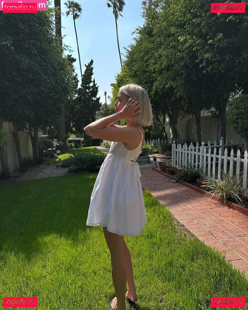 Becca Means Onlyfans Photo Gallery 