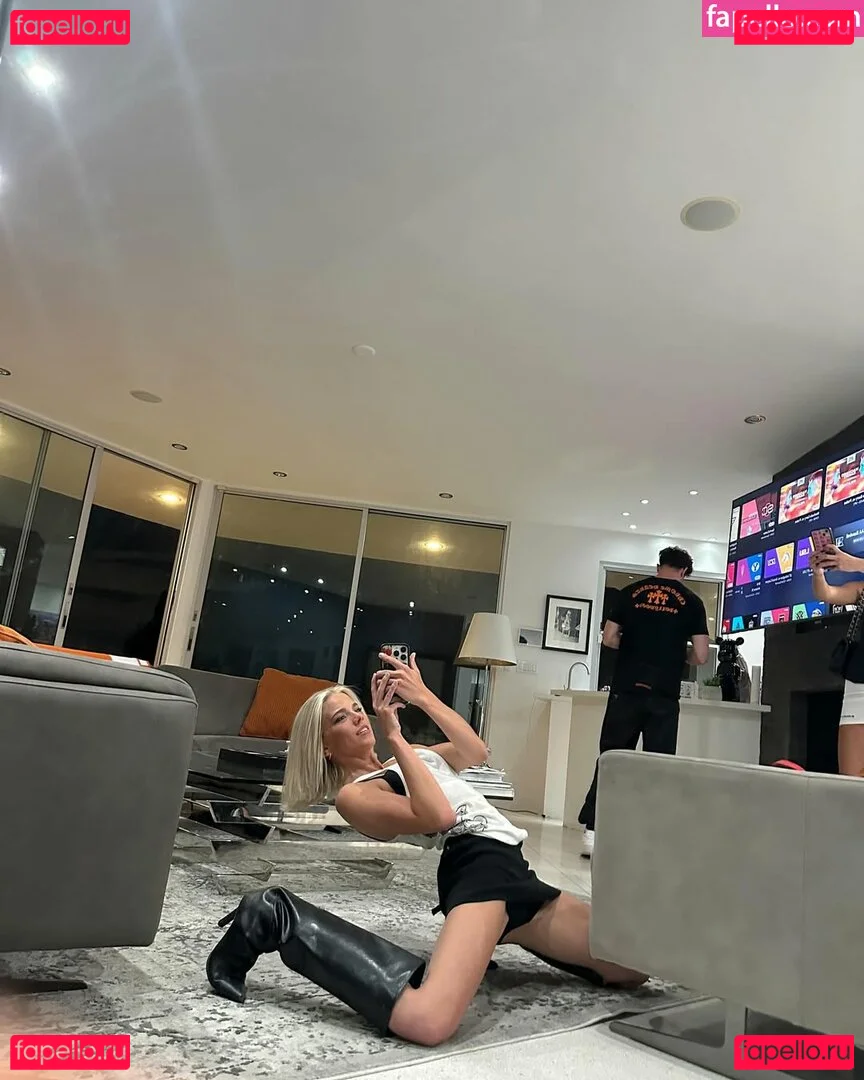 Becca Means Onlyfans Photo Gallery 