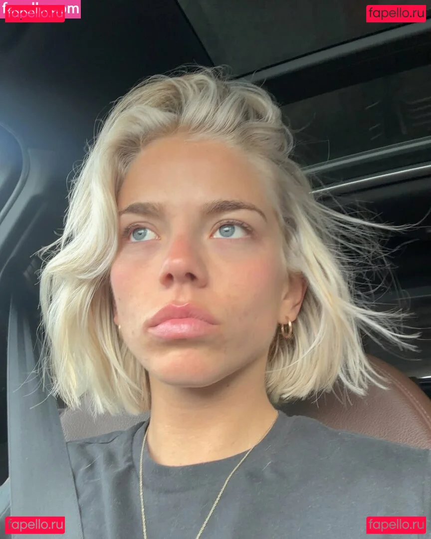 Becca Means Onlyfans Photo Gallery 