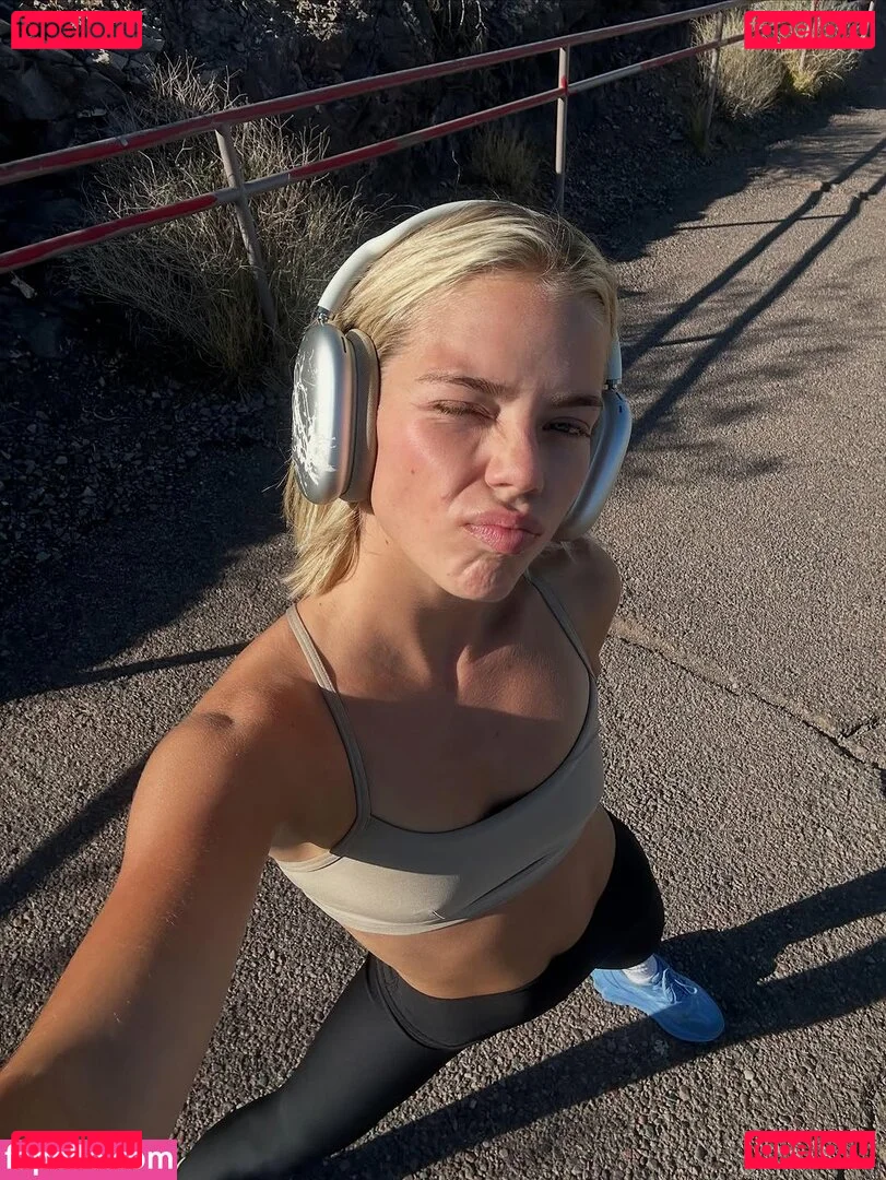 Becca Means Onlyfans Photo Gallery 