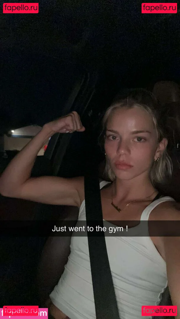 Becca Means Onlyfans Photo Gallery 