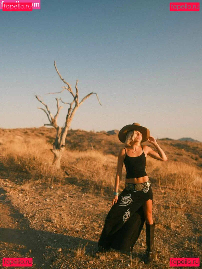 Becca Means Onlyfans Photo Gallery 