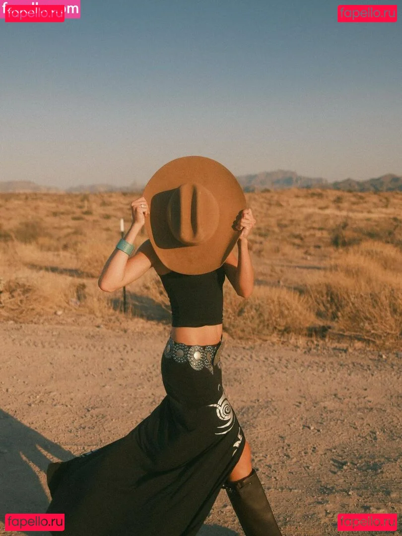 Becca Means Onlyfans Photo Gallery 