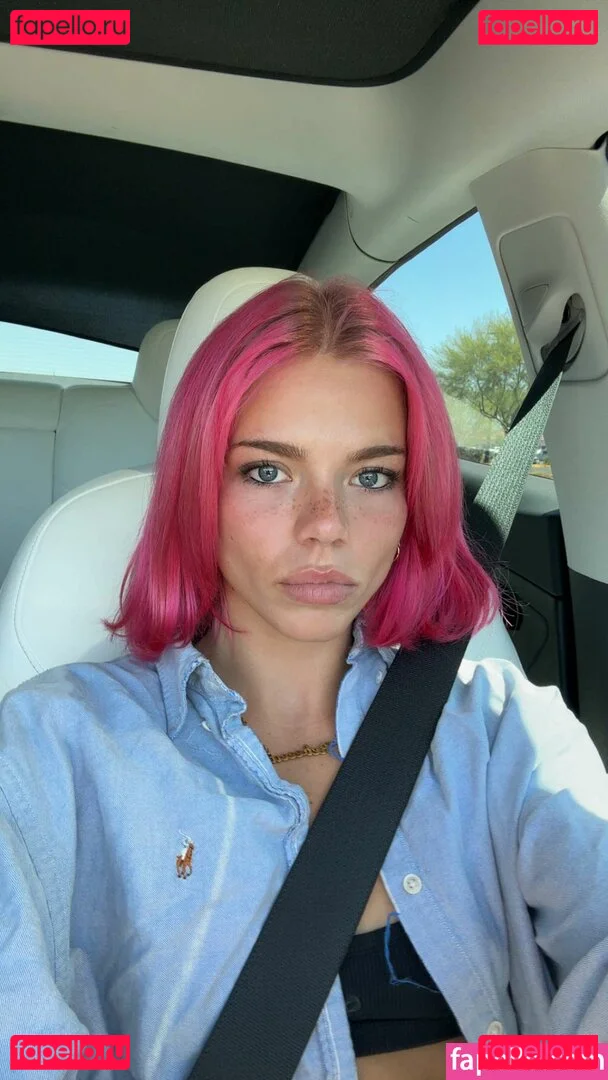 Becca Means Onlyfans Photo Gallery 