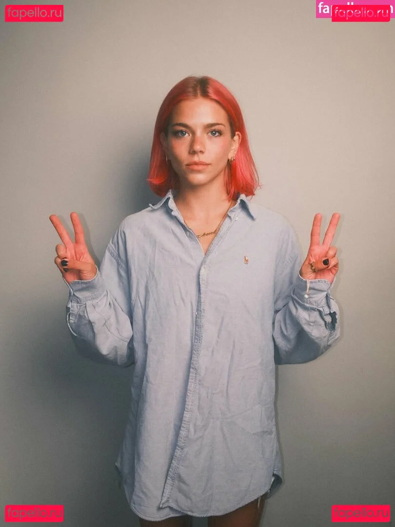 Becca Means Onlyfans Photo Gallery 