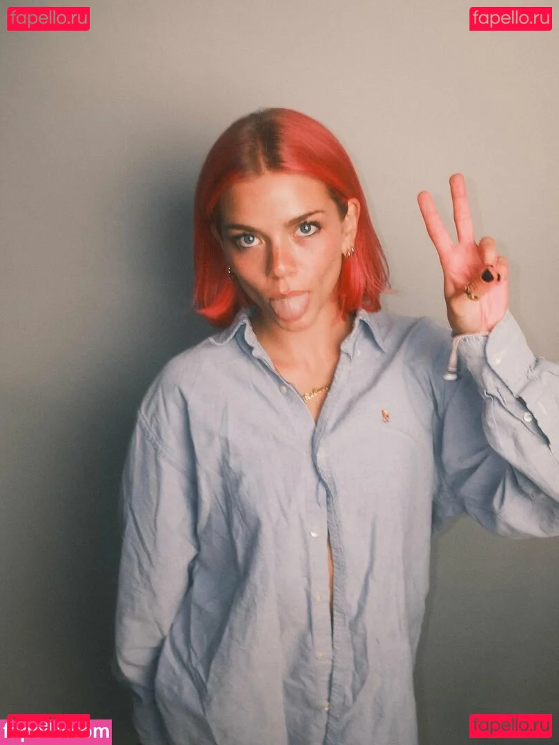 Becca Means Onlyfans Photo Gallery 