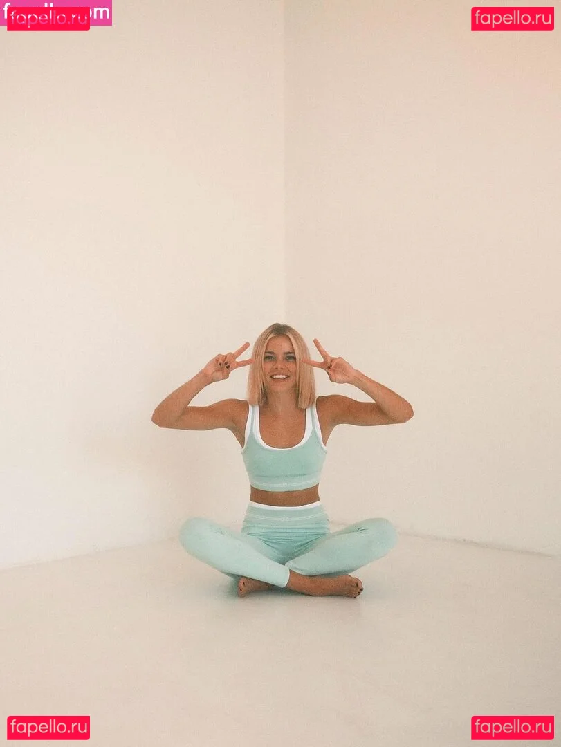 Becca Means Onlyfans Photo Gallery 