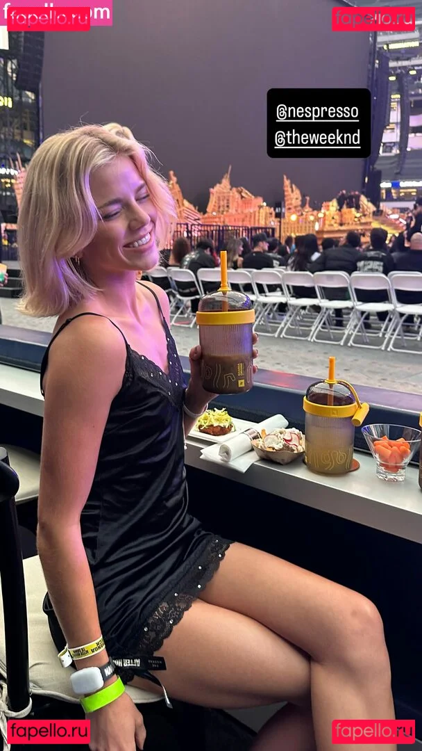 Becca Means Onlyfans Photo Gallery 