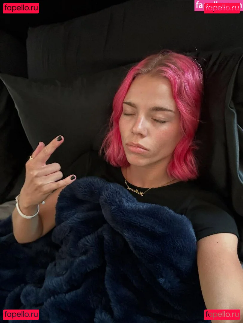 Becca Means Onlyfans Photo Gallery 