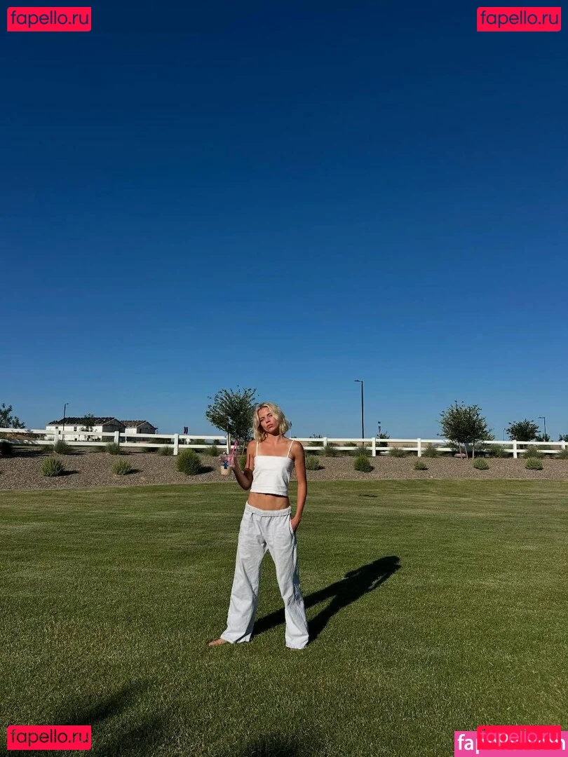 Becca Means Onlyfans Photo Gallery 