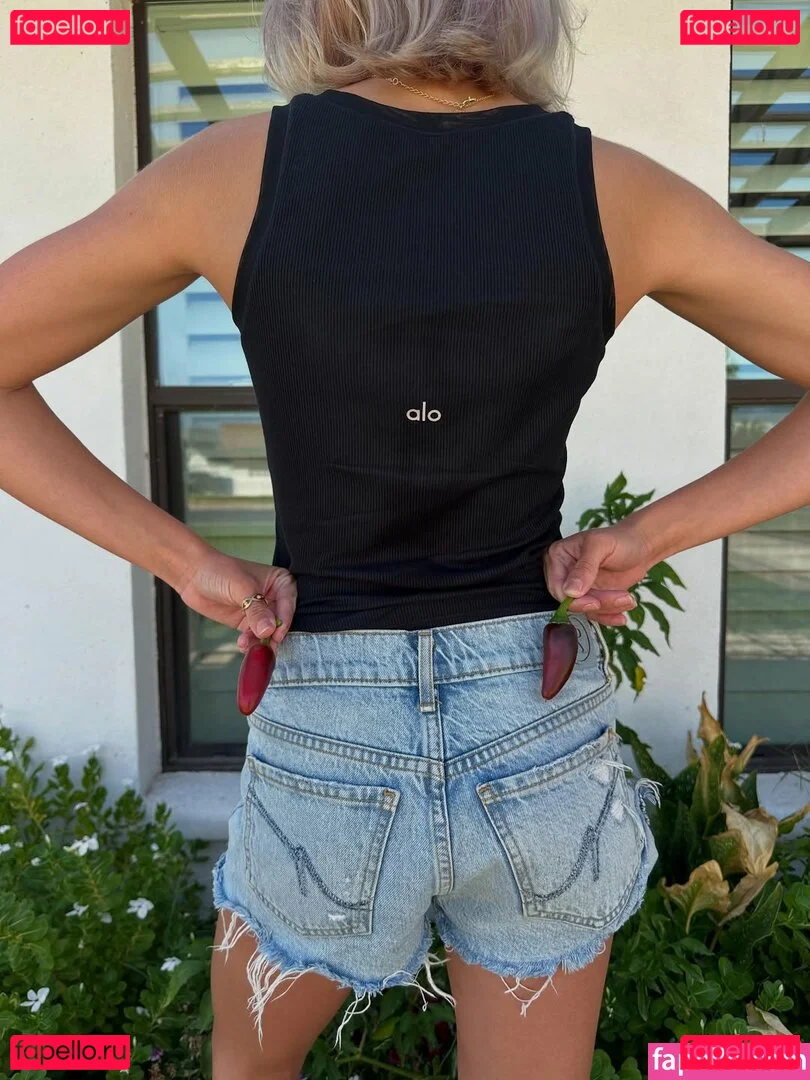 Becca Means Onlyfans Photo Gallery 