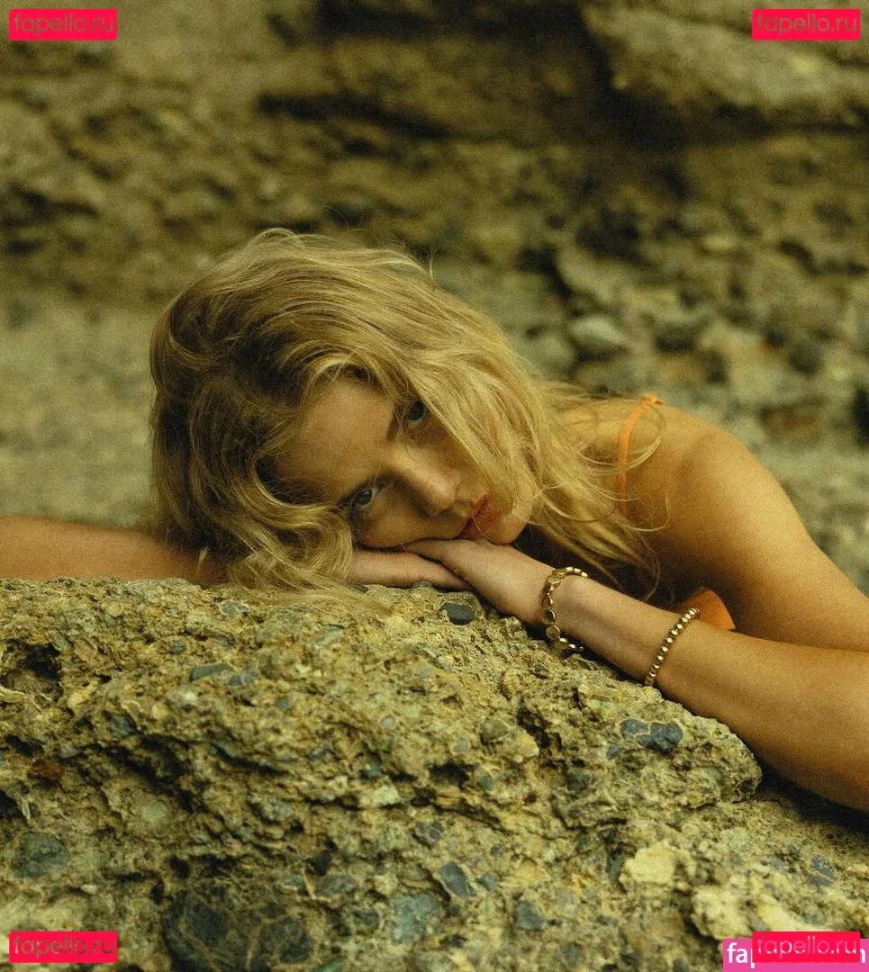 Becca Means Onlyfans Photo Gallery 