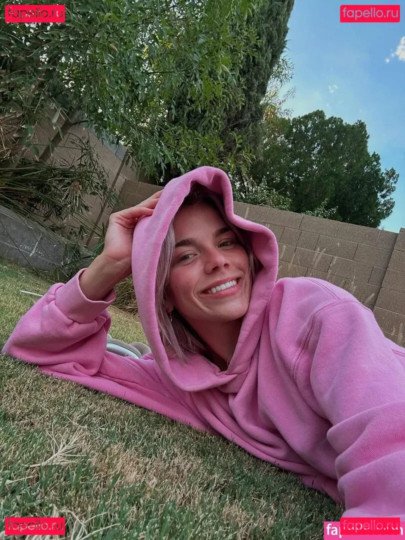 Becca Means Onlyfans Photo Gallery 