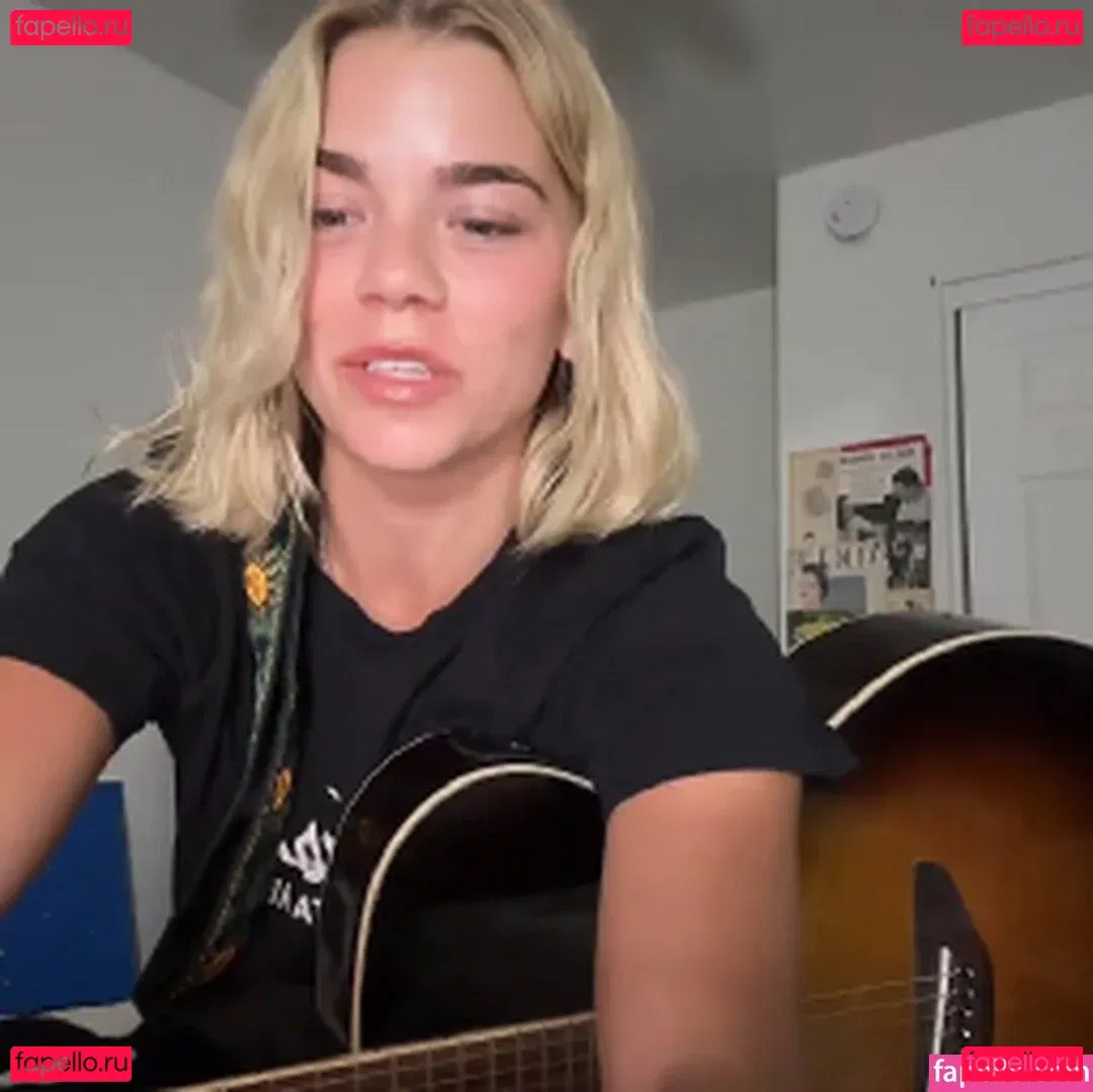 Becca Means Onlyfans Photo Gallery 