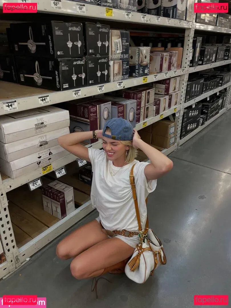 Becca Means Onlyfans Photo Gallery 