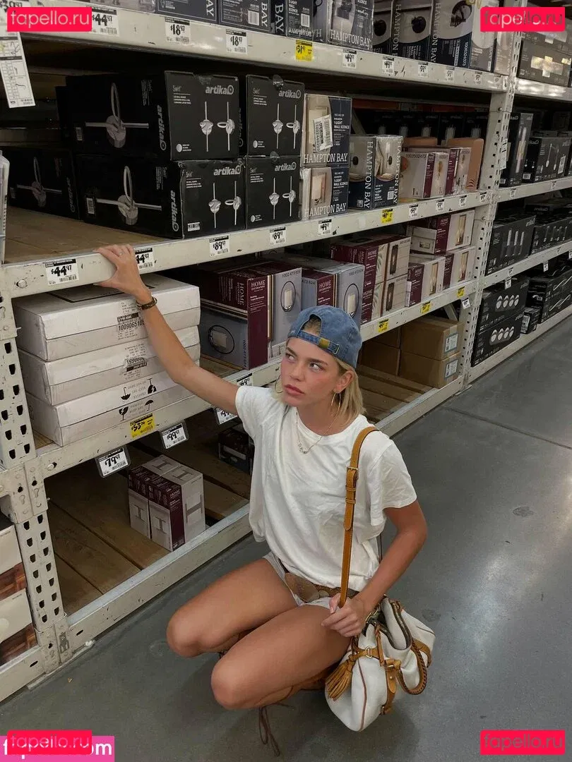 Becca Means Onlyfans Photo Gallery 